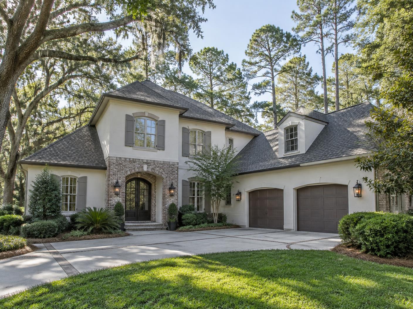 Established residential street in the Golden Eagle area of Tallahassee